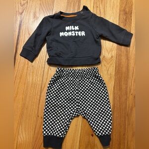 Cat & Jack Black and White Milk Monster Set